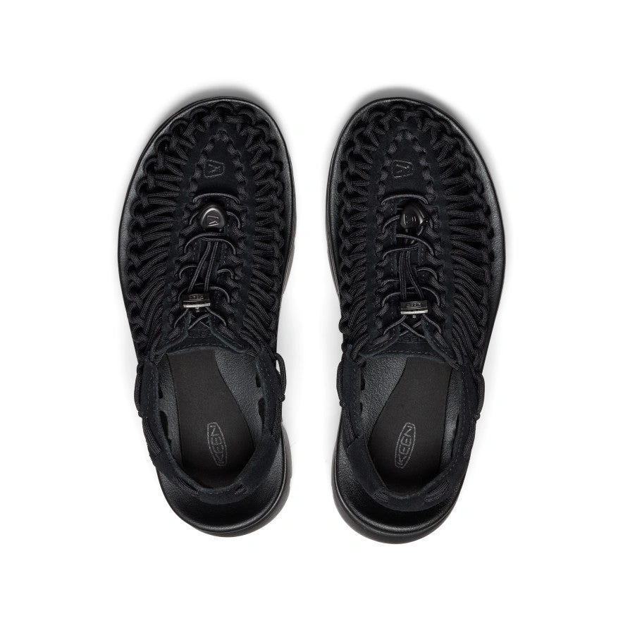 UNEEK PLT: Schwarze Freiheit für alle Füße. Dein cooler, genderfreier Sneaker-Traum wird wahr!